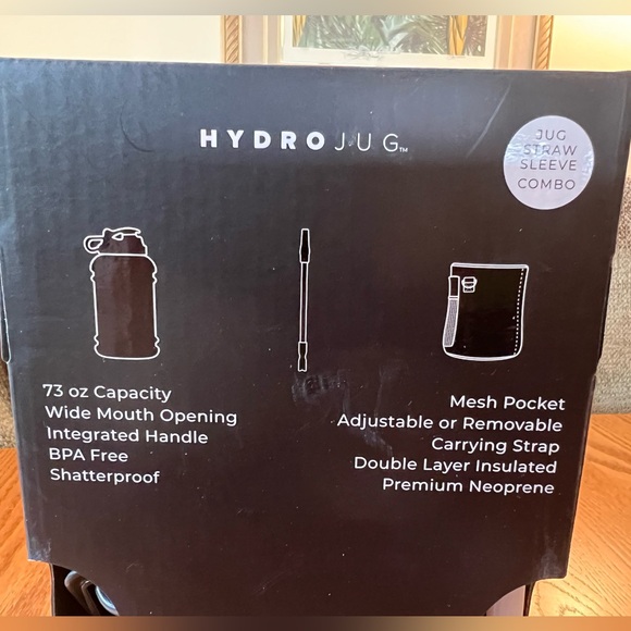 NWT Hydrojug 73 oz. Blush with Leopard Sleeve - Picture 5 of 7